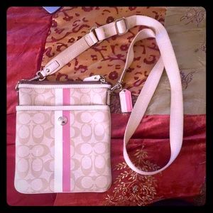 Vintage ‘Kitt’ Cross-body Coach Bag classic print